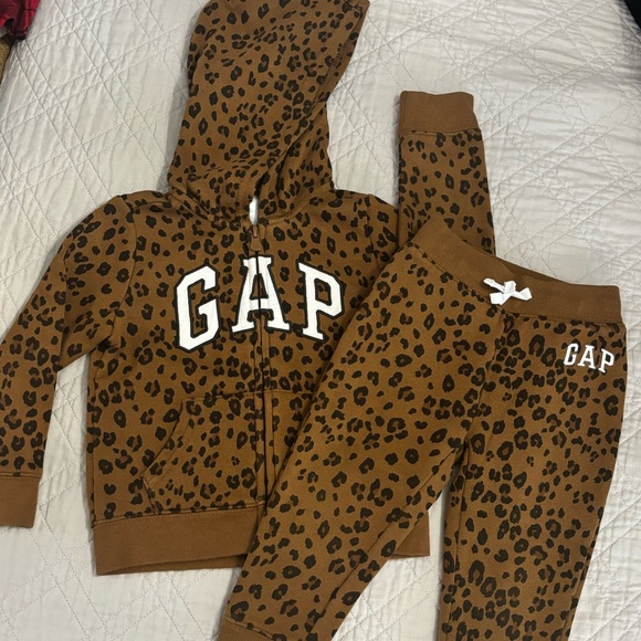 GAP Other - GAP leopard print toddler 2 pc sweatsuit